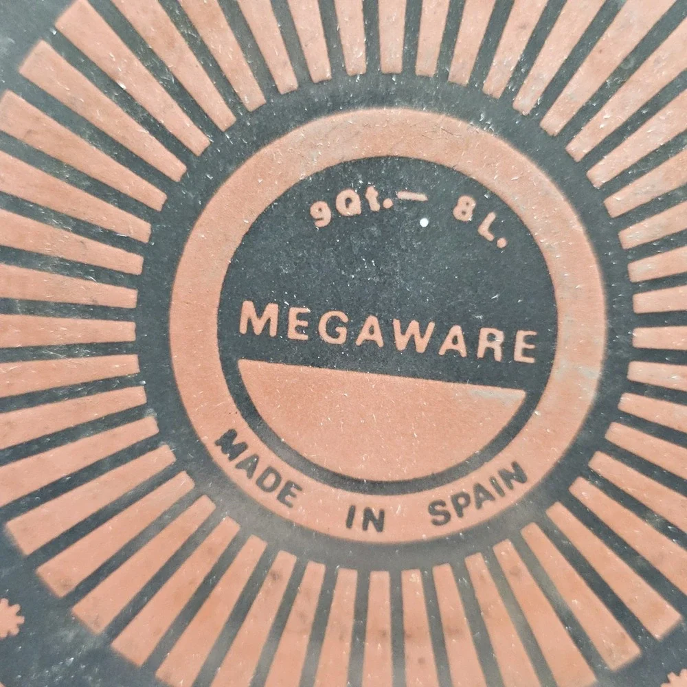 Megaware Cream 9 QT Enameled Stockpot Sauce Pan Pot Gas Electric Induction Spain
